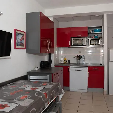 דירה T2 Au Lavandou Pour 4, Proche Plage, Climatisation, Parking Prive - Fr-1-803-66 לה לבאנדו