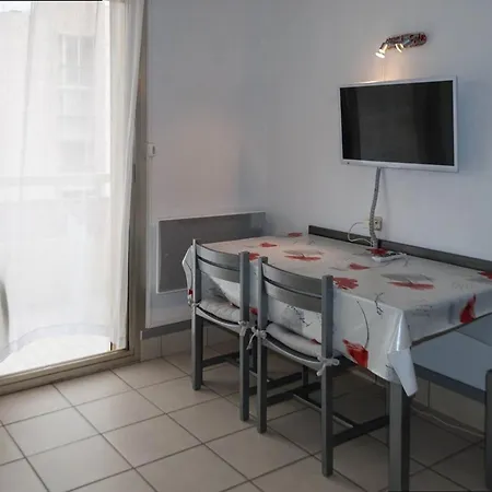 T2 Au Lavandou Pour 4, Proche Plage, Climatisation, Parking Prive - Fr-1-803-66 דירה *