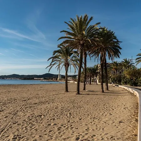 T2 Au Lavandou Pour 4, Proche Plage, Climatisation, Parking Prive - Fr-1-803-66 דירה לה לבאנדו