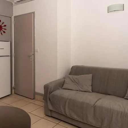 T2 Au Lavandou Pour 4, Proche Plage, Climatisation, Parking Prive - Fr-1-803-66 דירה לה לבאנדו