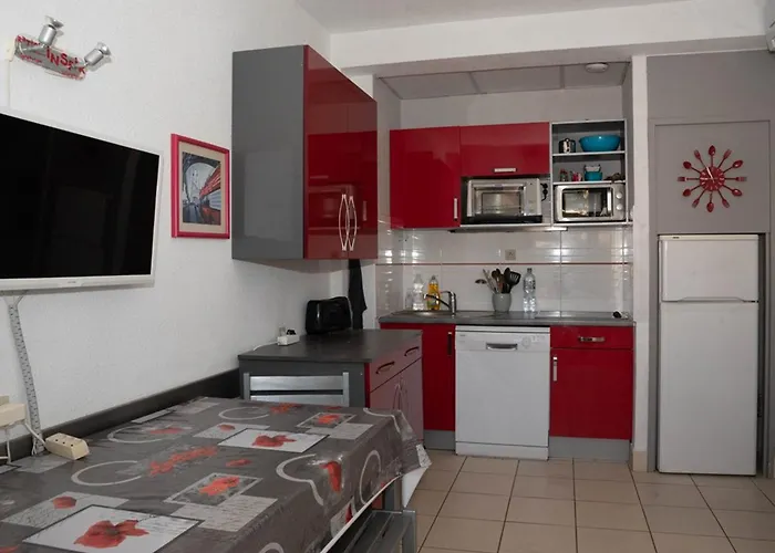 Apartamento T2 Au Lavandou Pour 4, Proche Plage, Climatisation, Parking Prive - Fr-1-803-66 Le Lavandou