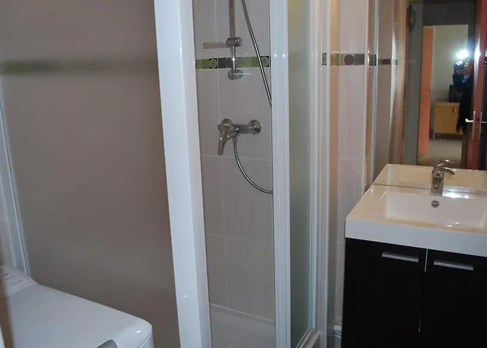 T2 Au Lavandou Pour 4, Proche Plage, Climatisation, Parking Prive - Fr-1-803-66 Apartamento Le Lavandou